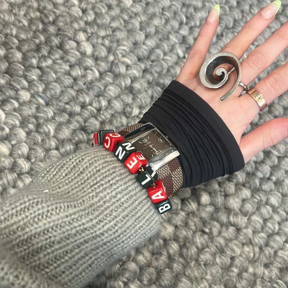 Lady's Suisse Quartz Wrist Watch Japan Movement Cuff Watch